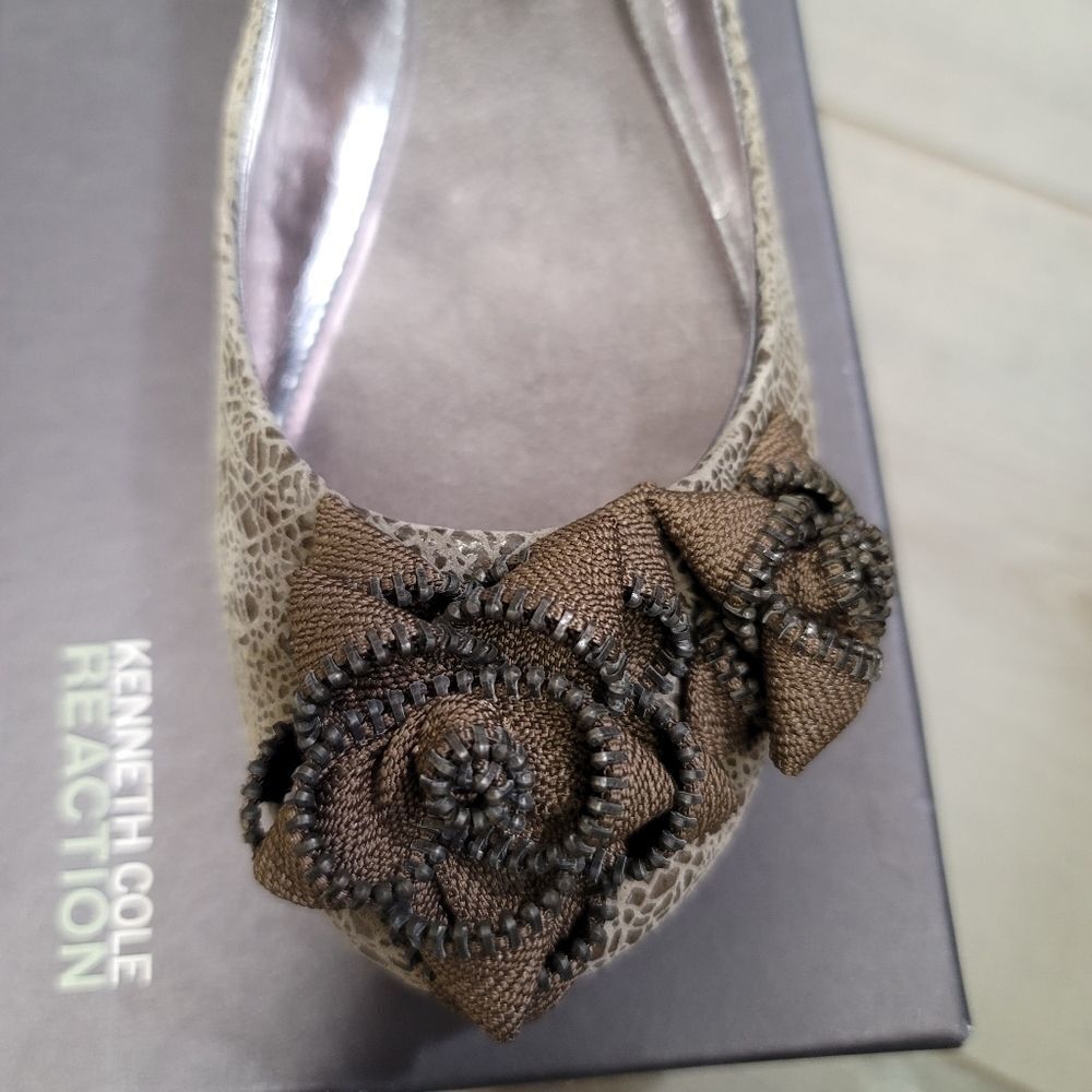 Kenneth Cole Reaction Ballet Flat - Picture 9 of 10